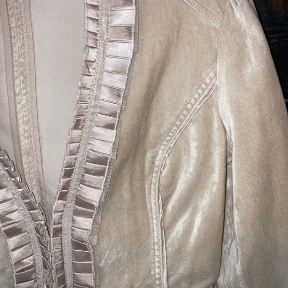 WHBM Velvet Accordion Pleated Ruffle Blazer 4 - Picture 2 of 15